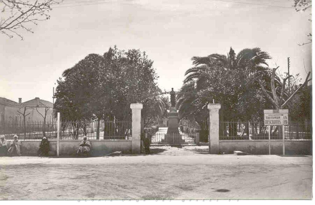 TABIA 1950 MONUMENTS AUX MORTS.JPG